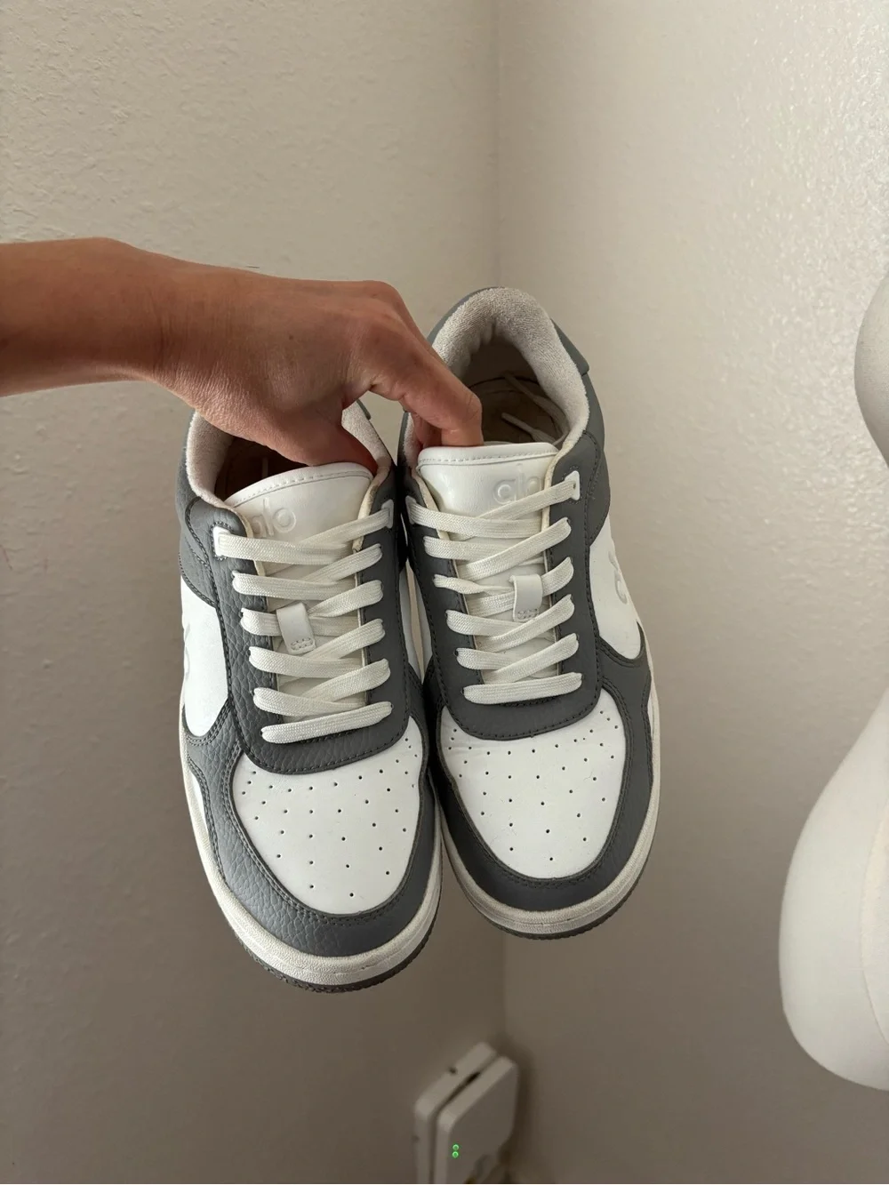 ALO Recovery Mode Sneaker (6.5)